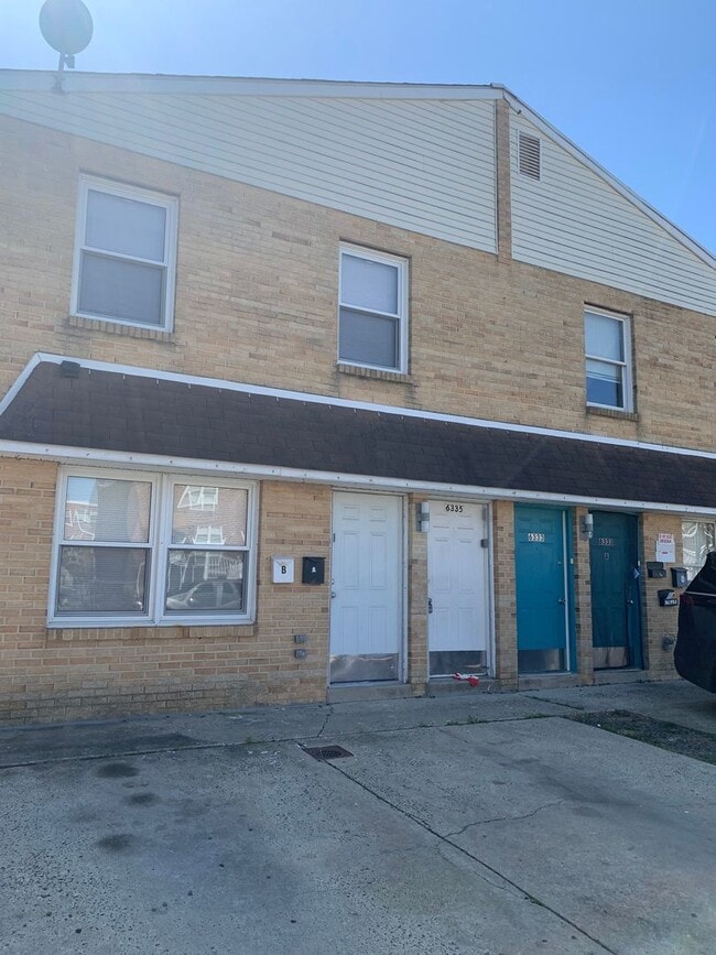 Building Photo - 6335 Tulip St