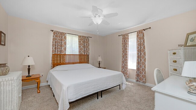 Building Photo - 5230 Soundside Dr