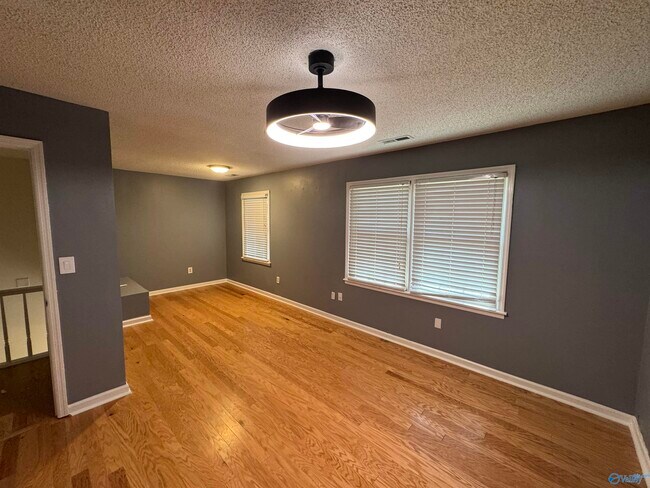 Building Photo - 295 Becky Dr