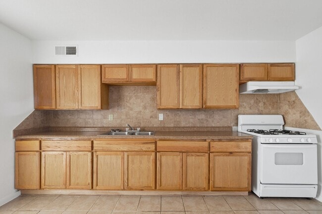 Building Photo - La Paloma Village Apartments