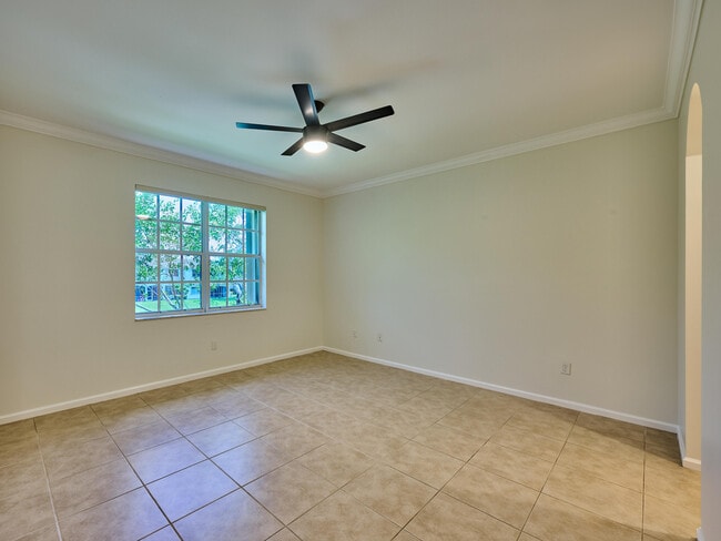 Building Photo - 6436 Bella Cir