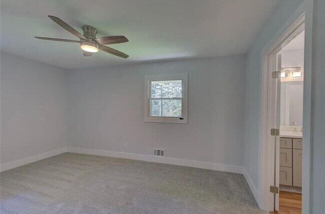Building Photo - 985 Frontier Trail SW