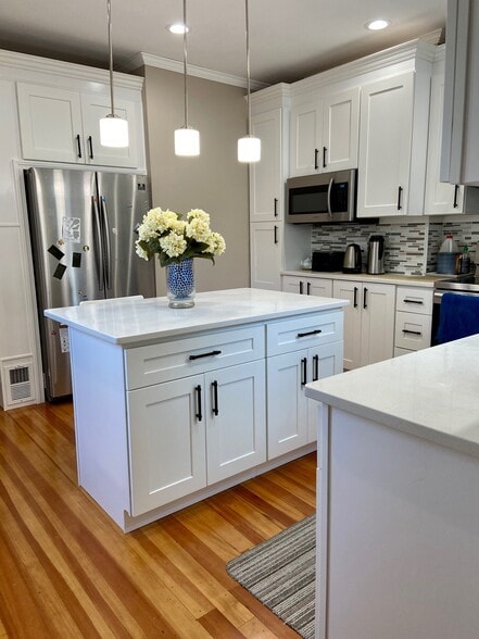 Building Photo - 5 Sheridan Cir