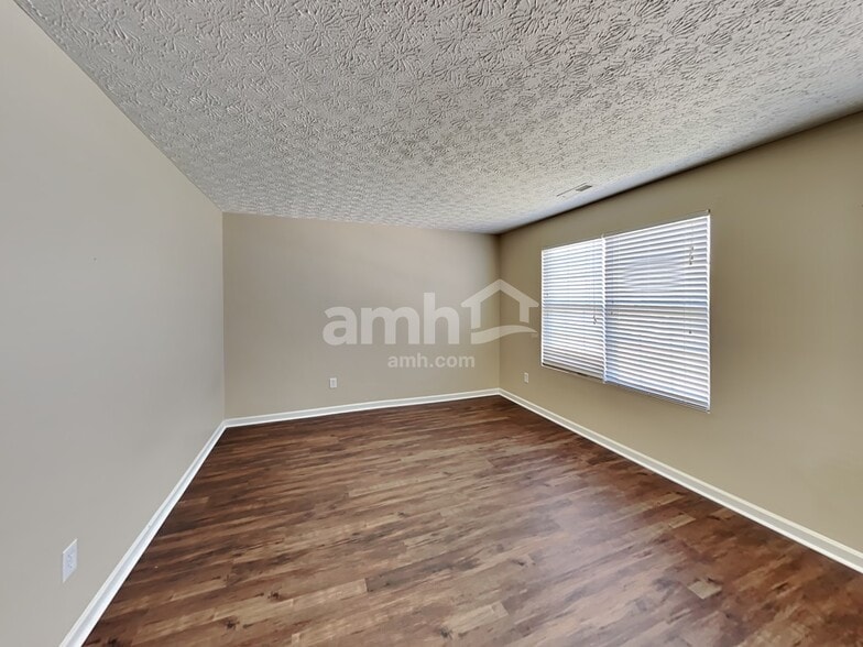 Building Photo - 8157 Grant Park Ave