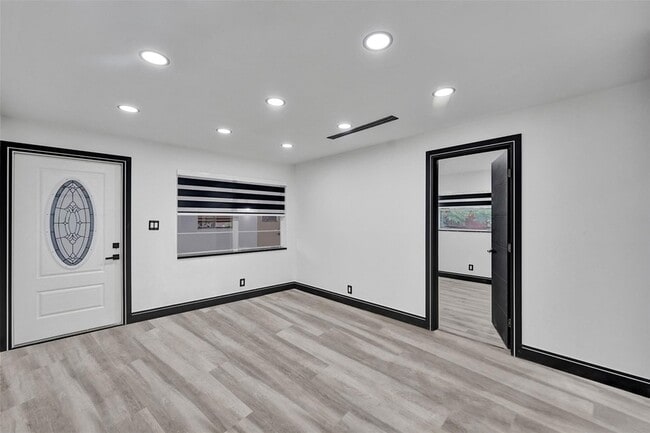 Building Photo - 5310 NW 16th St