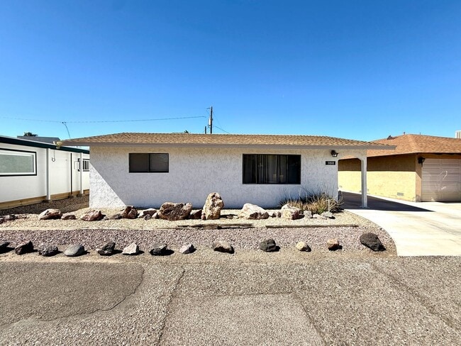 Building Photo - Charming 3BR Home w/ River Views, Open Floor Plan & Island Kitchen- Available Now!