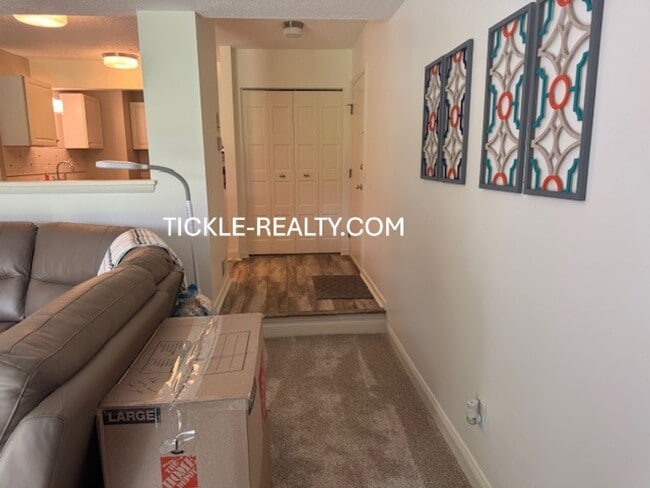 Building Photo - 1 Bedroom Condo in Fairport
