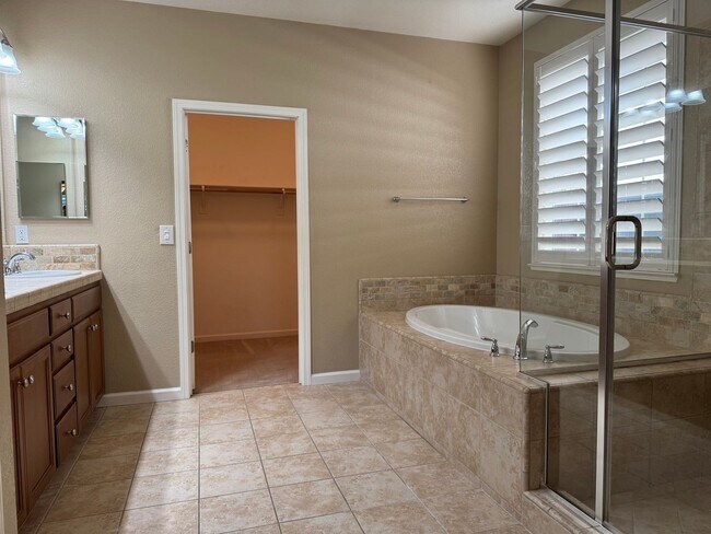 Building Photo - Beautiful 3 bedroom in Whitney Ranch