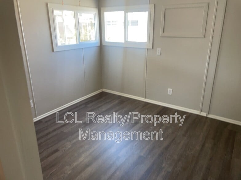 Building Photo - 650 San Jose Dr