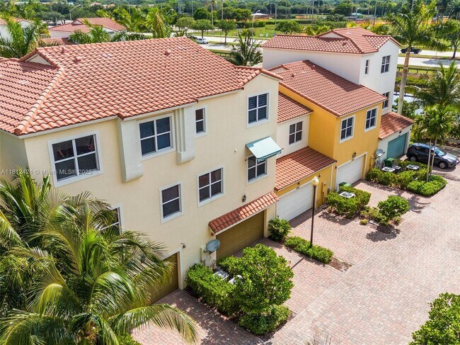 Building Photo - 12417 NW 17th Manor