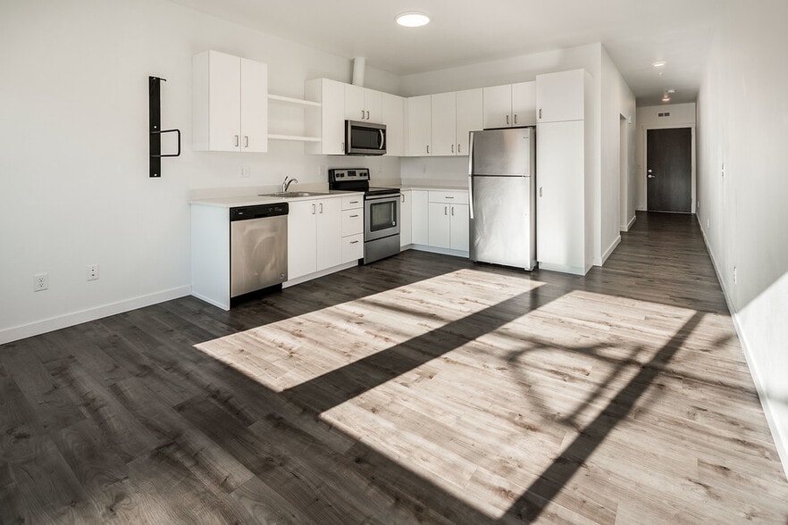 Building Photo - 54 Woodstock Apartments~ Great Location ~Vibrant Neighborhood