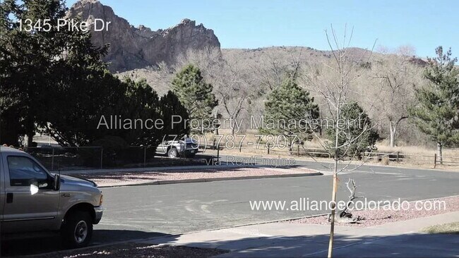 Building Photo - 1345 Pike Dr