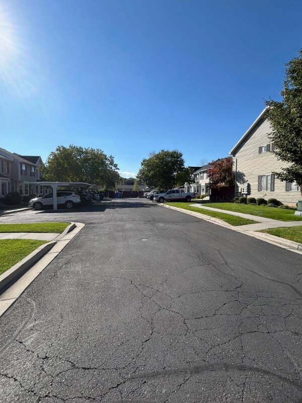 Building Photo - 439 E Parkside Cir