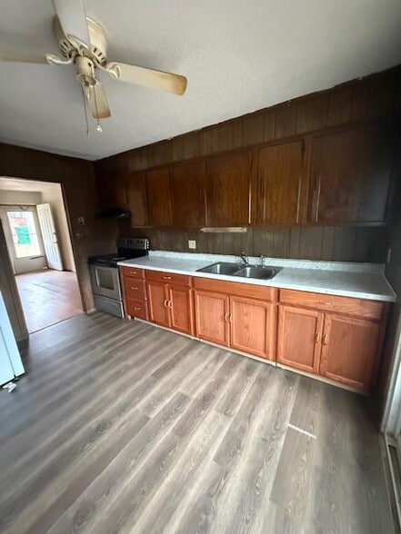 Building Photo - 309 N Hall St