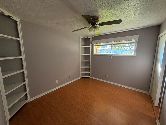 Building Photo - Move-In Ready 3BR Home Available Now!