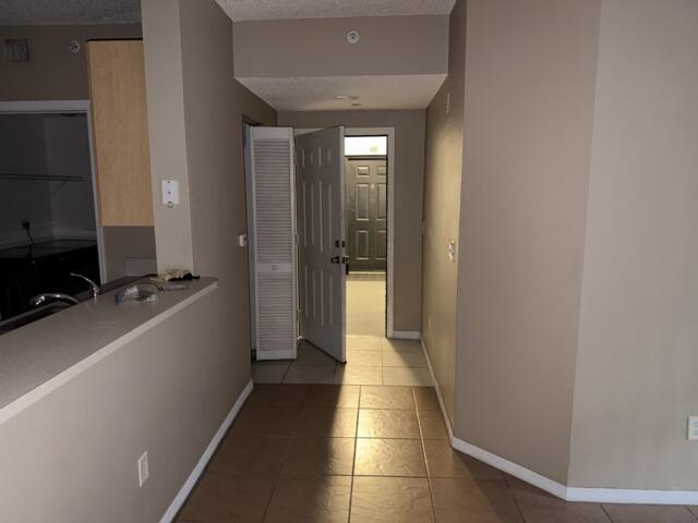 Building Photo - 5016 Lantana Rd