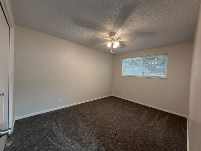 Building Photo - Beautiful 4 bed 2 bath home in Boise just off E Bergeson St