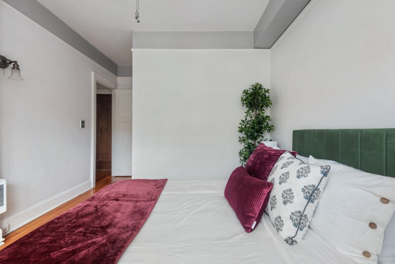 Building Photo - 2015 NW Flanders St