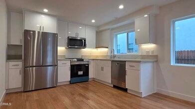 Building Photo - 917 N Ridgewood Pl