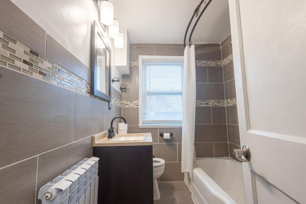 Building Photo - 1200 Narcissus Ave