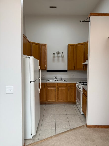 Building Photo - 31-33 W New York St