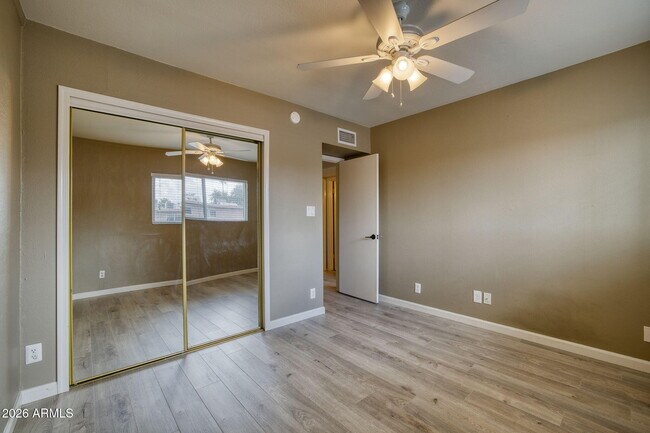 Building Photo - 8303 E Thomas Rd