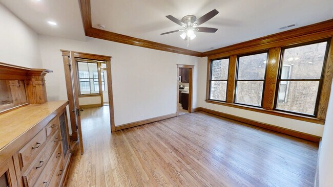 Building Photo - 1415 W Cuyler Ave