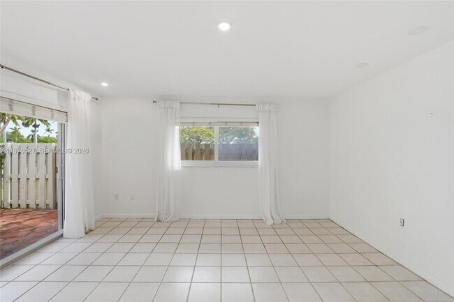 Building Photo - 8105 SW 81st Ct