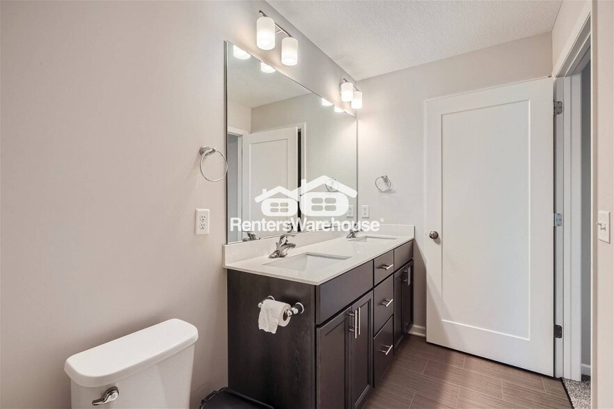 Building Photo - 1506 Southpoint Dr