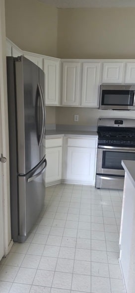 Building Photo - 1814 Mesa Ct