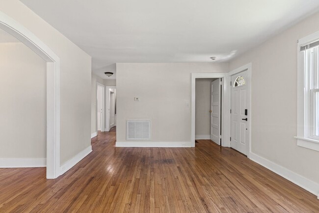 Building Photo - Updated 4-Bedroom Home in Blackstone!