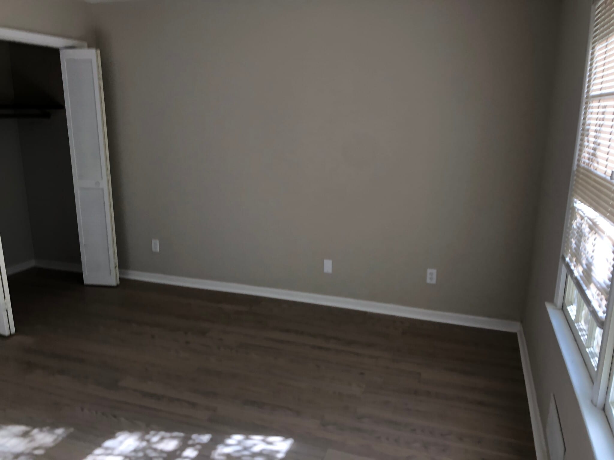 Building Photo - 1015 Eastview Rd NE