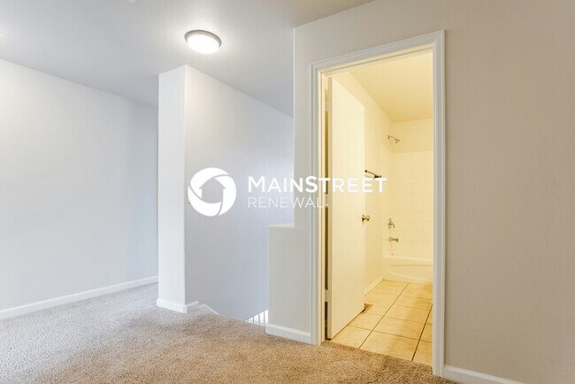Building Photo - 3 Bedroom Pet-Friendly Home in DENVER, CO with Main Street Renewal
