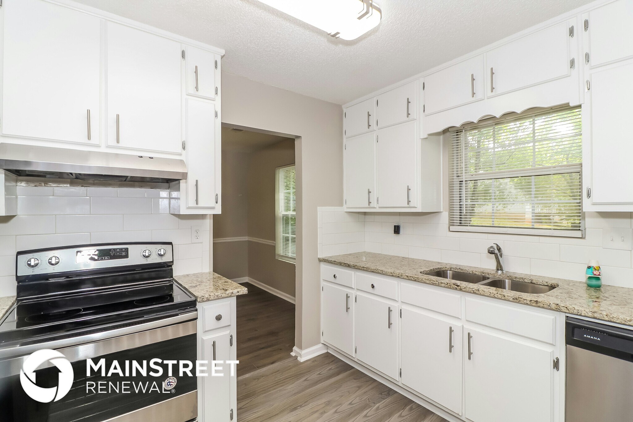 Building Photo - 770 Stonebridge Crescent