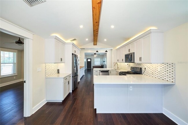 Building Photo - 6008 N Highland Ave