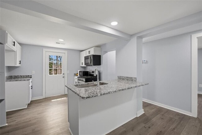 Building Photo - 2040 Penelope St NW