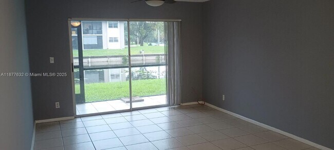 Building Photo - 8040 N Colony Cir