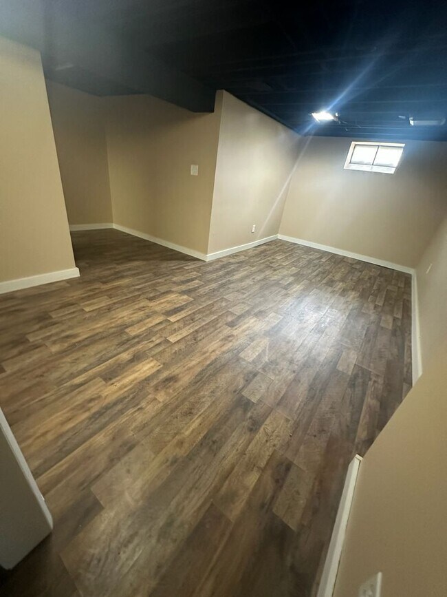 Building Photo - 2 Bed 1.5 Bath Home For Rent - FIRST MONTH FREE With 13 Month Lease