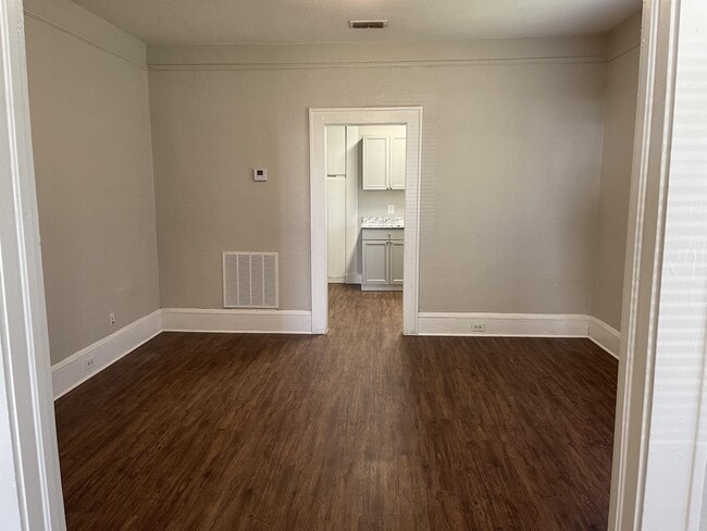 Building Photo - 3358 Phyllis St