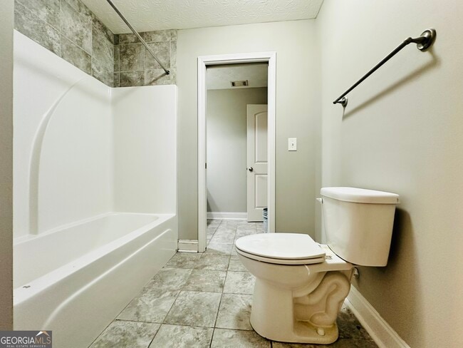 Building Photo - 1255 Woodville Ct