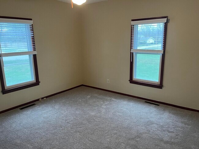 Building Photo - 200 Elizabeth St