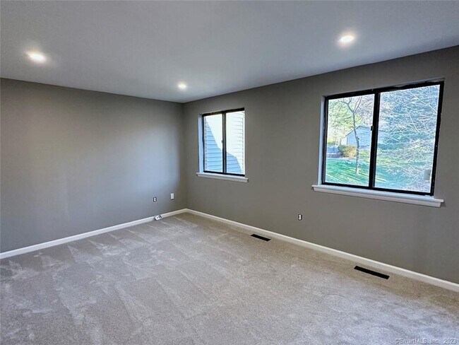 Building Photo - 26 Conestoga Way