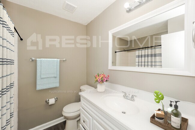 Building Photo - 6369 Valley Dale Dr