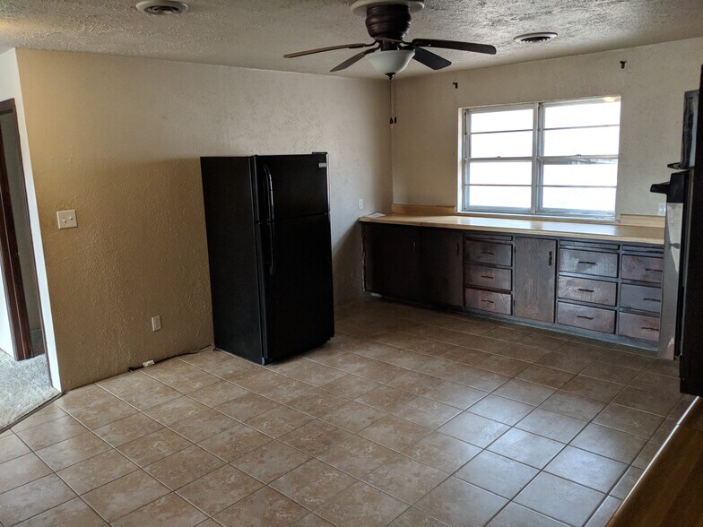 Kitchen - 5235 Highway NN