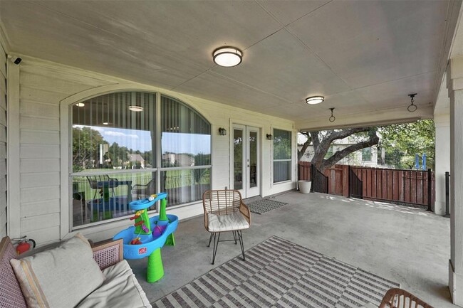 Building Photo - 3900 Putter Cove