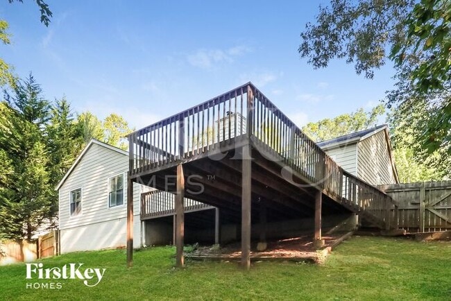 Building Photo - 824 Riverstone Ln