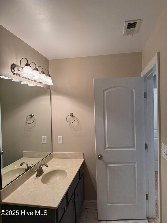 Building Photo - 204 Armistead Way