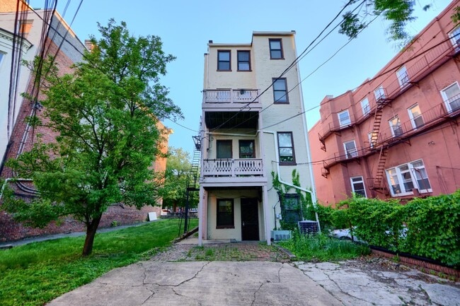 Building Photo - 1317 Eutaw Pl
