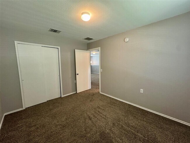 Building Photo - 7916 Nater Ln
