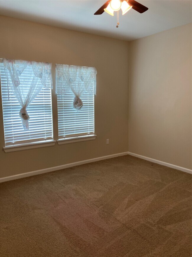 Building Photo - 1018 Homer St